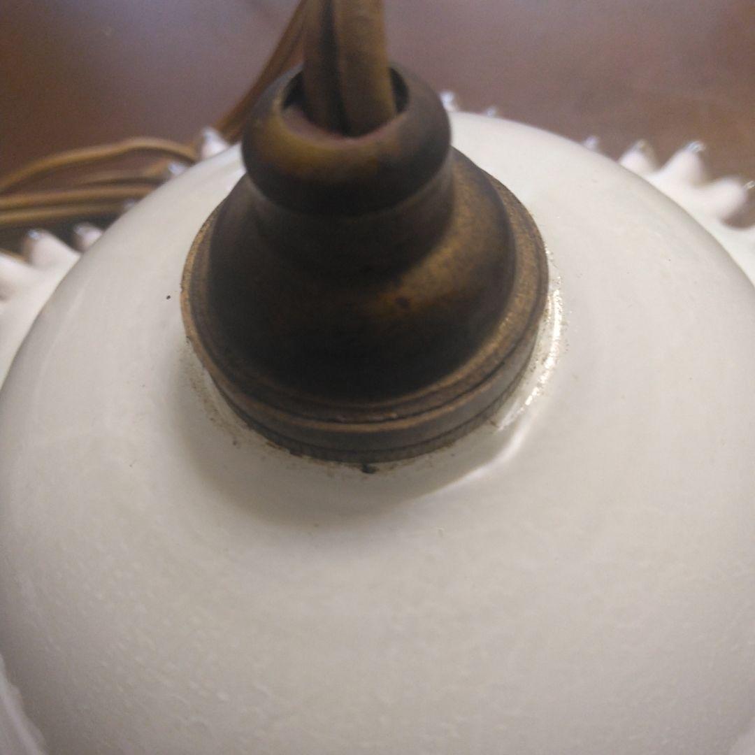 電気笠　電笠　ガラス　乳白色　フリル　レトロ　ペンダントランプ