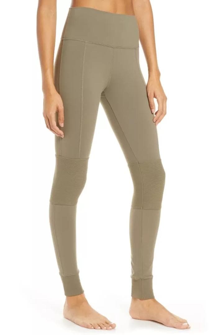 トコトコ★アロヨガaloyogaレギンス★ルルレモンアローヨガ好きも