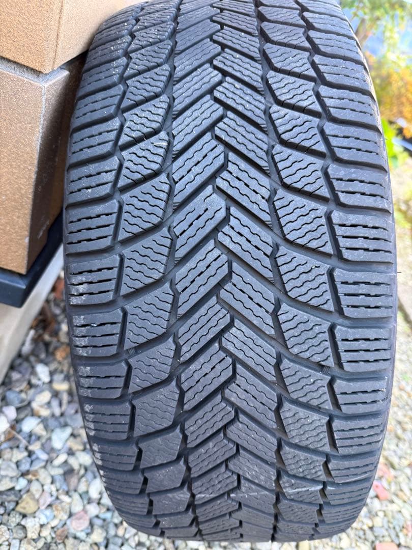④メルセデスE300用245/45 R18 ミシュランスタッドレスMAKホイール