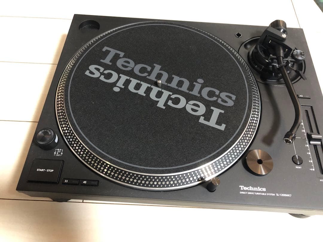 Technics SL-1200 MK-7ターンテーブル