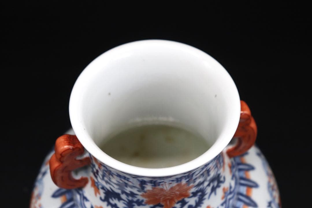 中国　染付ハン紅花卉紋雙耳瓶　大清乾隆年製銘　送料込み0907