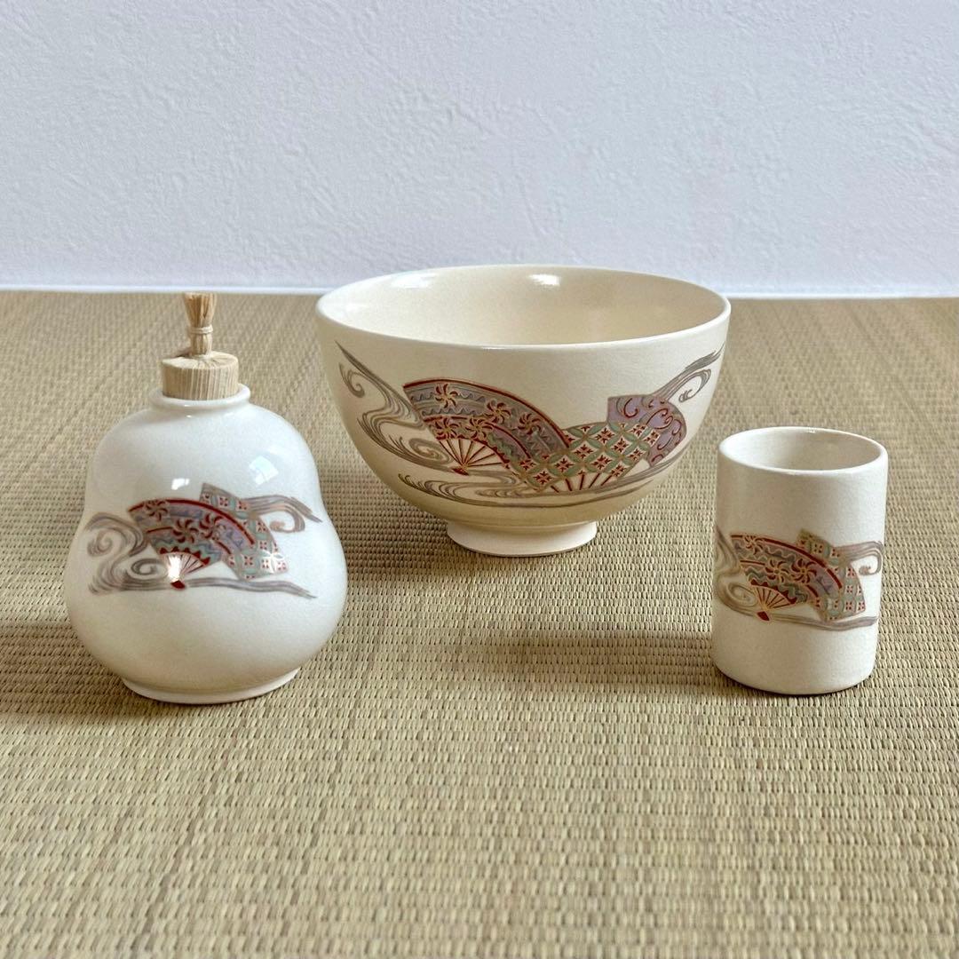 美品【黒漆爪赤 利休箱 お茶道具セット付】利休形茶箱 黒楽茶碗 紙箱 茶道具