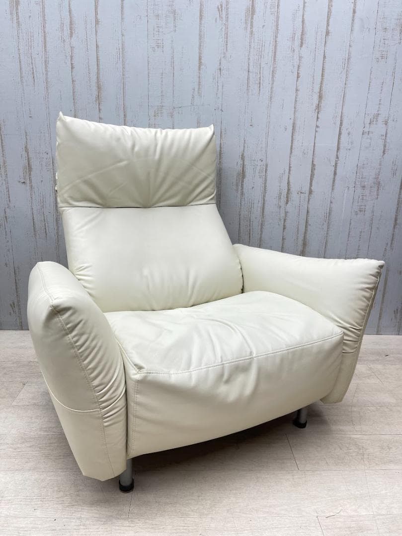 美品　リクライニングソファ ホワイト レザー 一人掛け 脚付き
