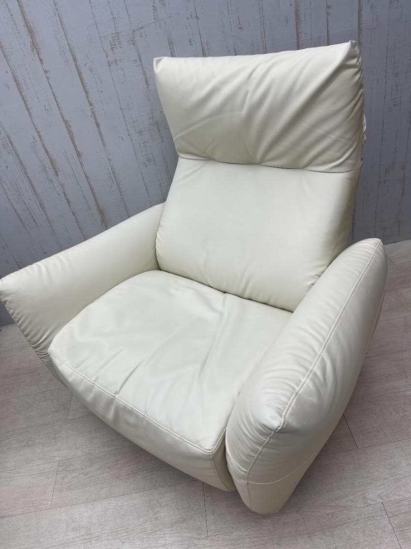 美品　リクライニングソファ ホワイト レザー 一人掛け 脚付き