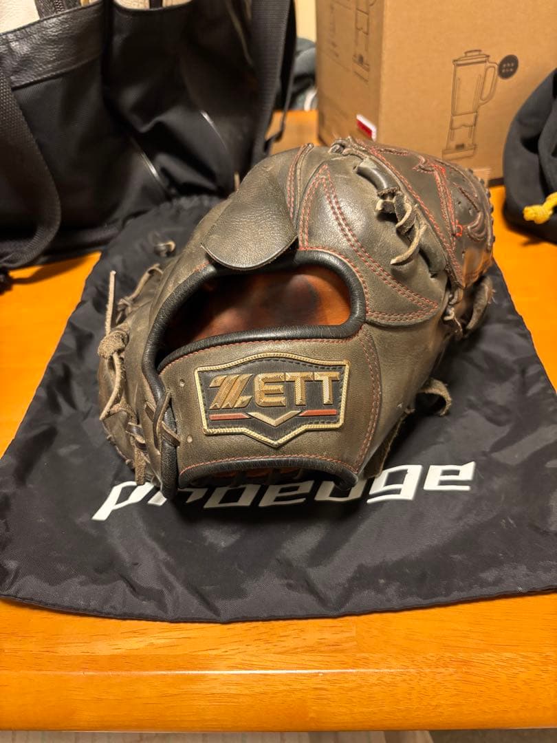 ゼットプロステイタス　硬式投手用グローブ