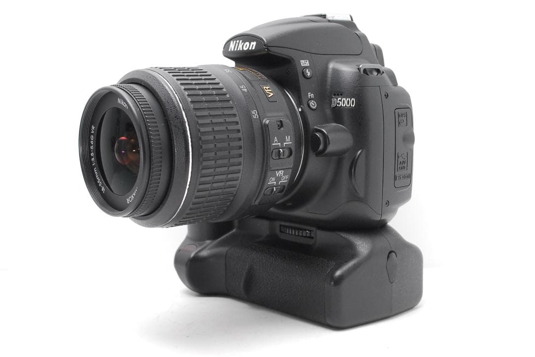 【長時間使用OK 美品】　Nikon D5000 バリアングル液晶