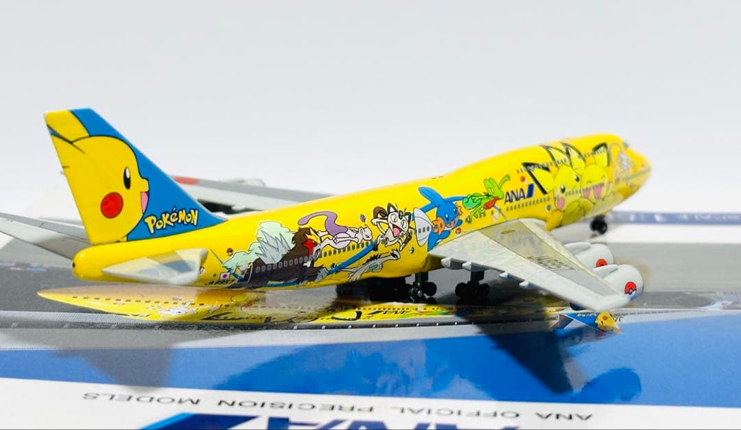 全日空商事 1/500 ANA B747-400 ピカチュウジャンボ