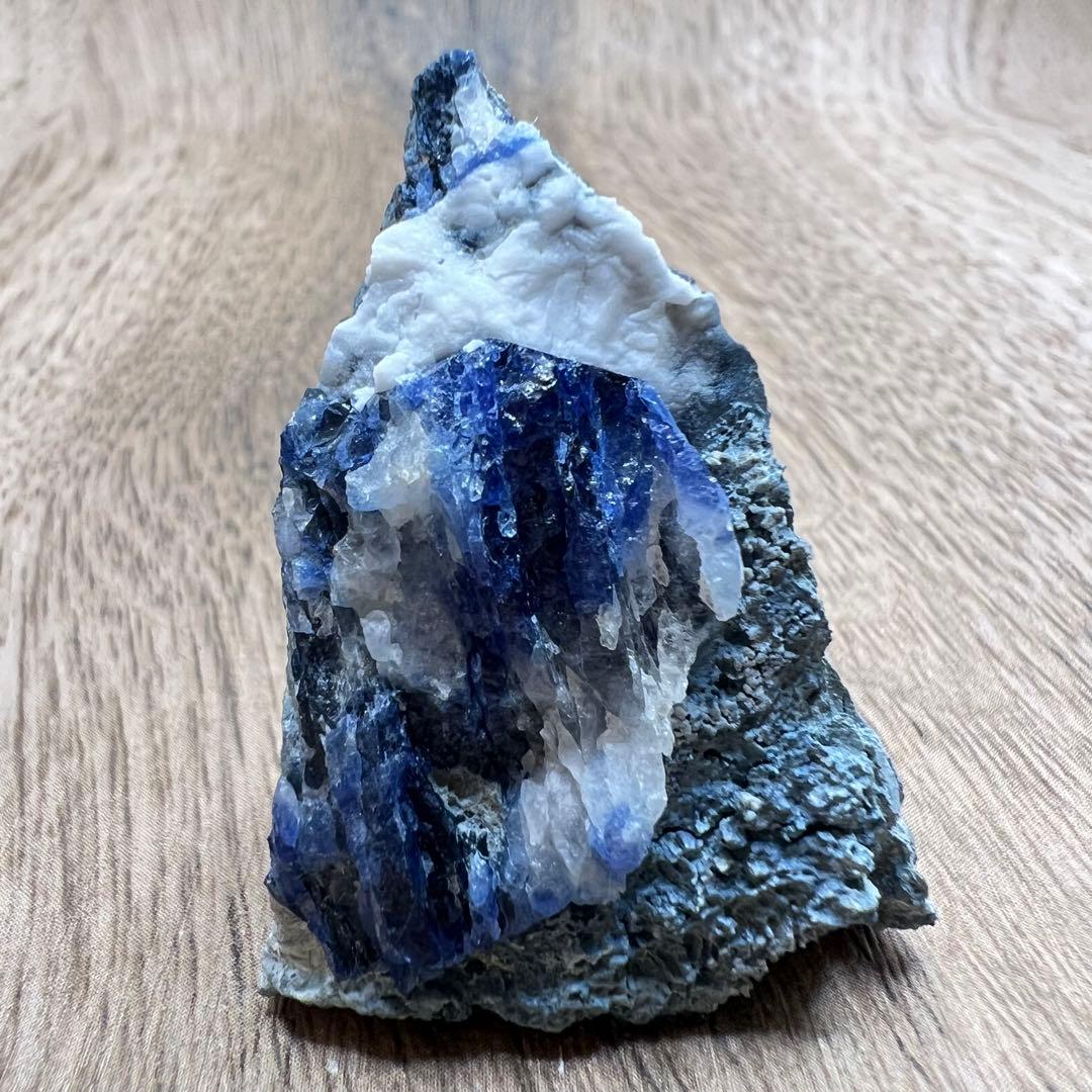 希少石 ベニトアイト ミニチュアサイズ 鉱物 標本 原石