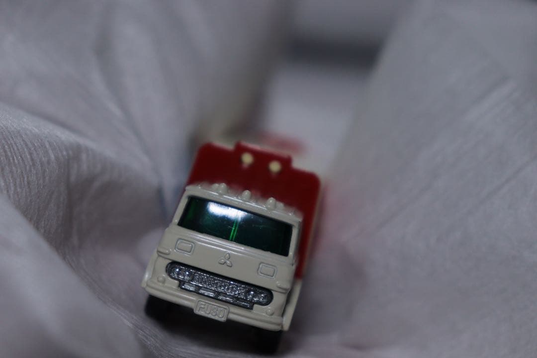 日本製　国産　トミカ　三菱　ふそう　ウイング　ルーフ　トラック　76