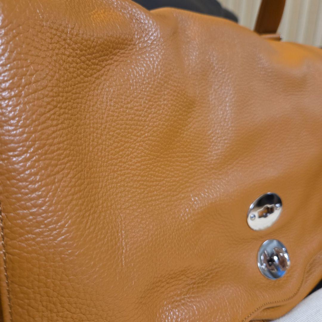 新品　ザネラート　ポスティーナL　キャメル　ショルダーバック