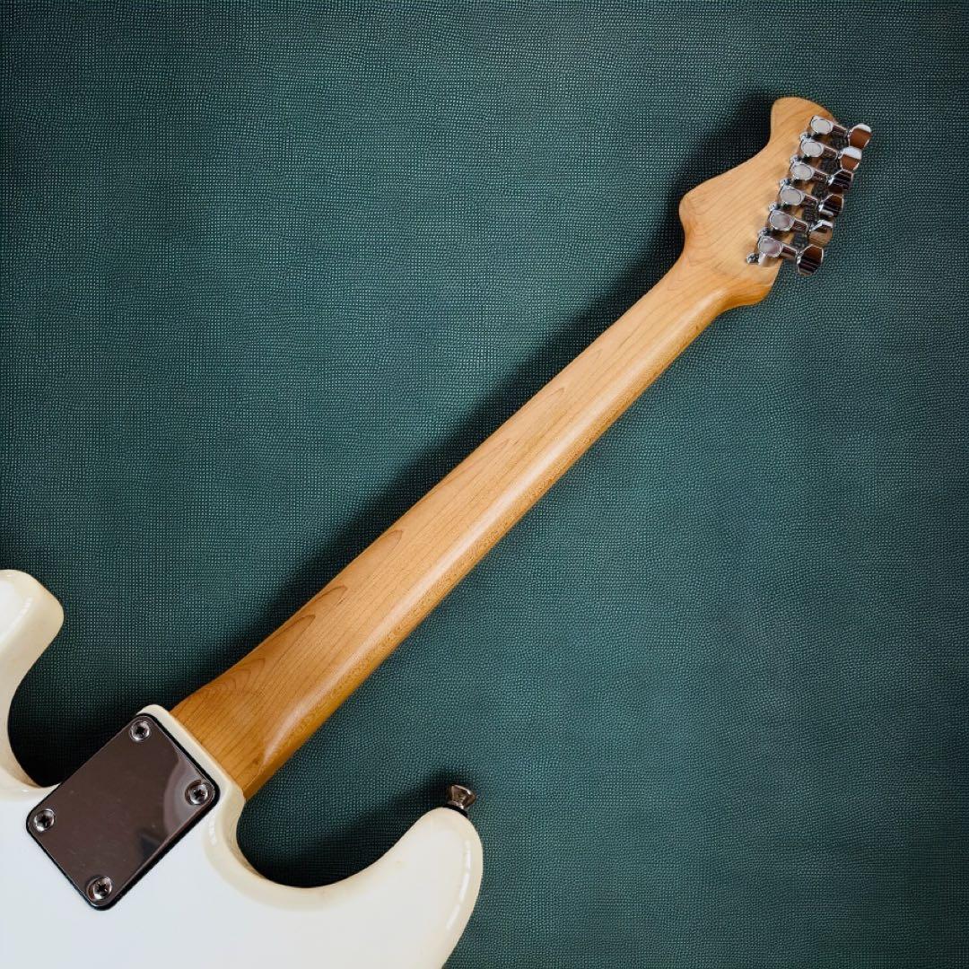 Bucchus バッカス　UNIVERSE SERIES エレキギター