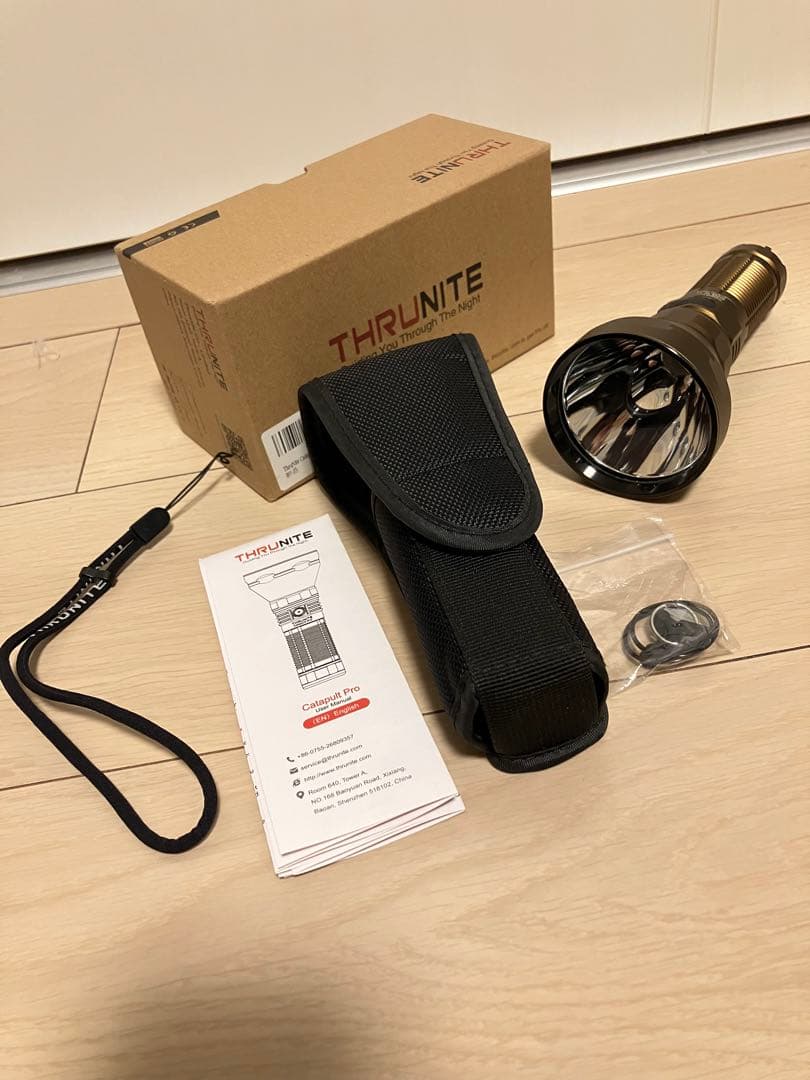 ThruNite Catapult PRO 懐中電灯 SFT70