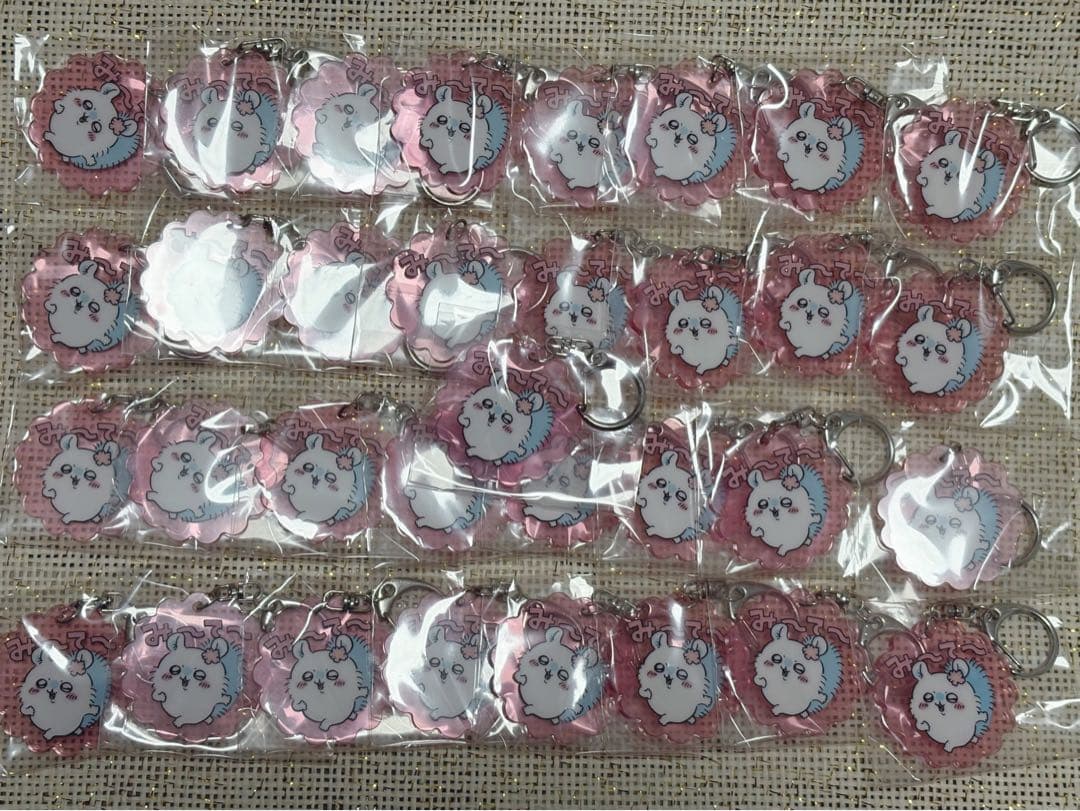 ちいかわ モモンガ アクリルキーホルダー3 み〜て 〜