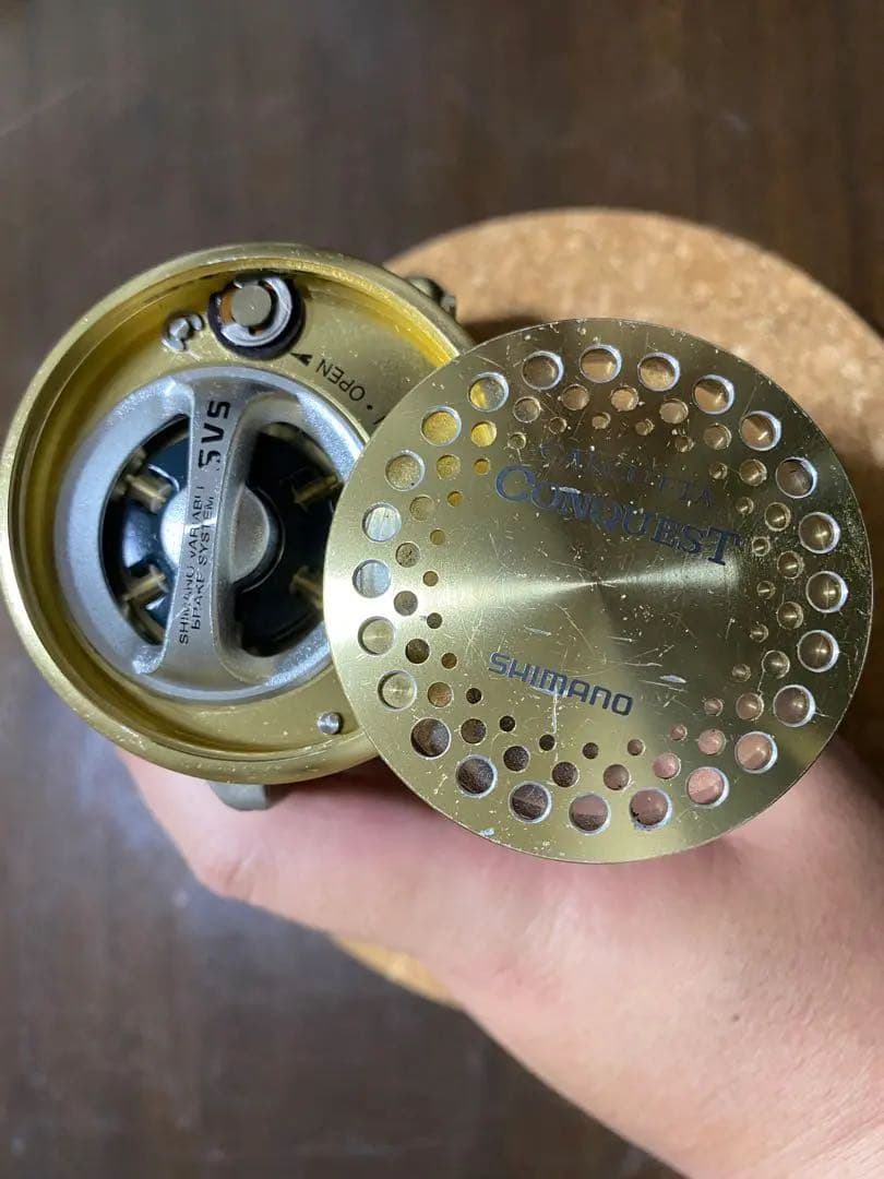 シマノ　カルカッタコンクエスト201 左巻き