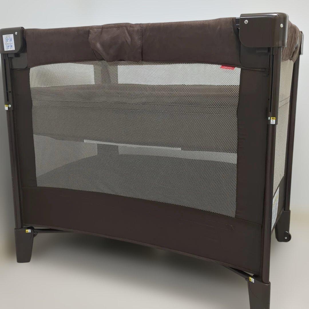 アップリカ　ココネルエアープラス　チョコレートブラウン　ベビーベッド