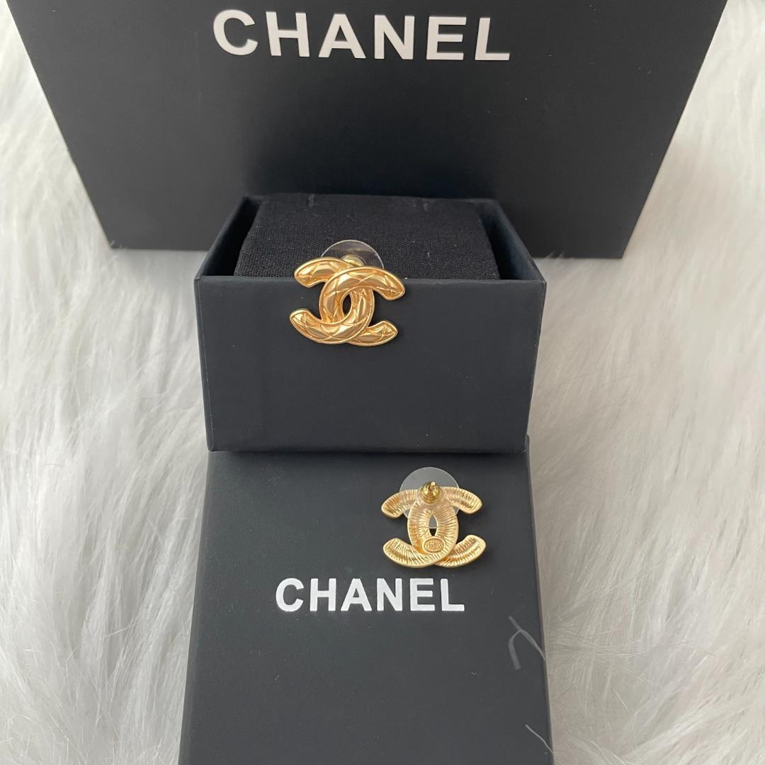 ゴールド CCCCロゴ ピアス