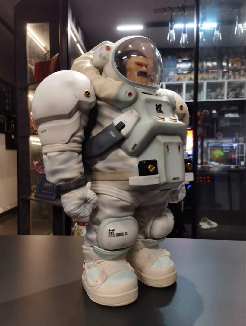 ローフール・パイオニア　第１弾　先駆者　発光　フィギュア　アートトイ//ZCWO