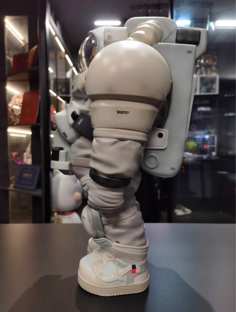 ローフール・パイオニア　第１弾　先駆者　発光　フィギュア　アートトイ//ZCWO