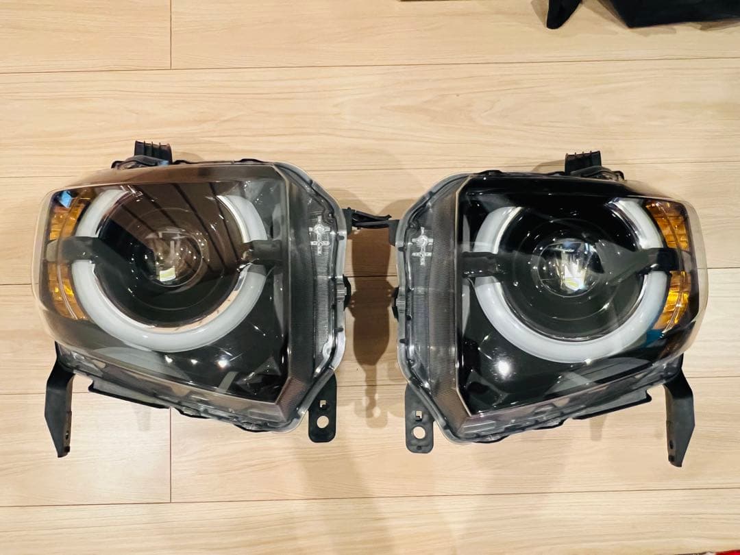 【送料込み】N-VAN ヘッドライト 左右セット