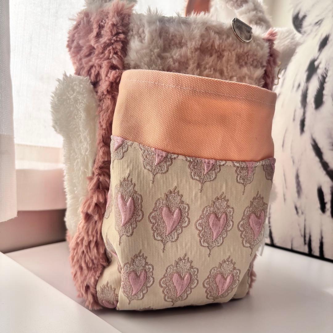 灰*猿様 コヤンイサムチョン　ふわふわルミトート　ホワイト×ピンク　バック