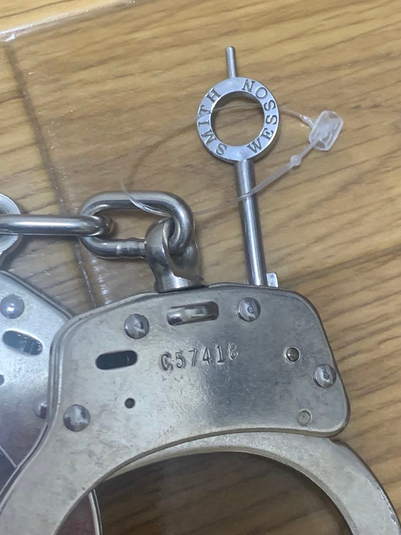 【値下げ売切Smith & Wesson M100-1手錠レザーケース付き本物