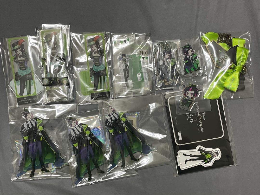ツイステ リリア 缶バッジ アクリルスタンド まとめ売り