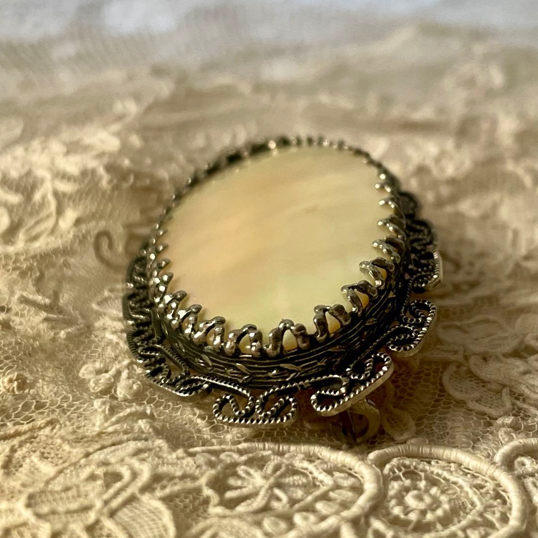 純銀製エーデルワイスブローチ&白蝶貝ブローチ　フランスアンティークヴィンテージ