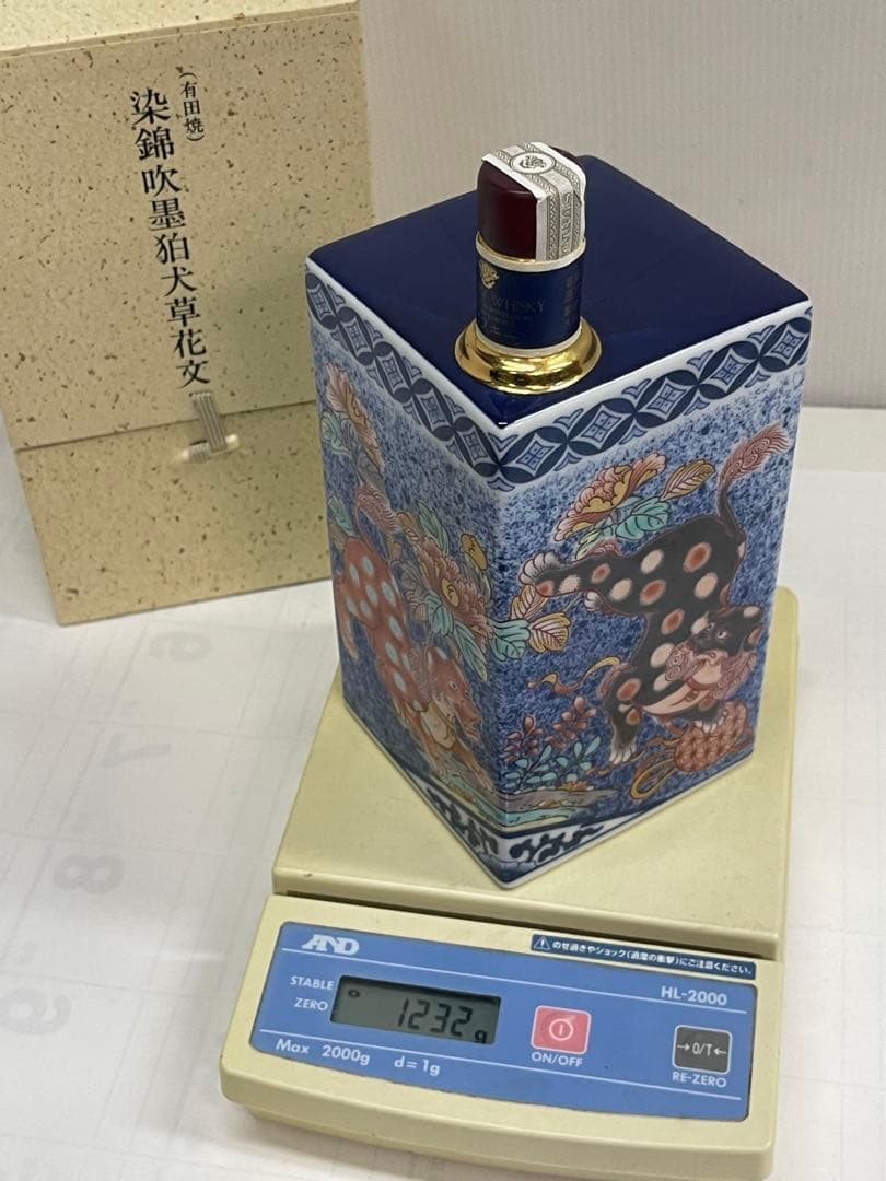 未開栓 サントリー 20年 ウイスキー　有田焼 染錦吹墨狛犬草花文11