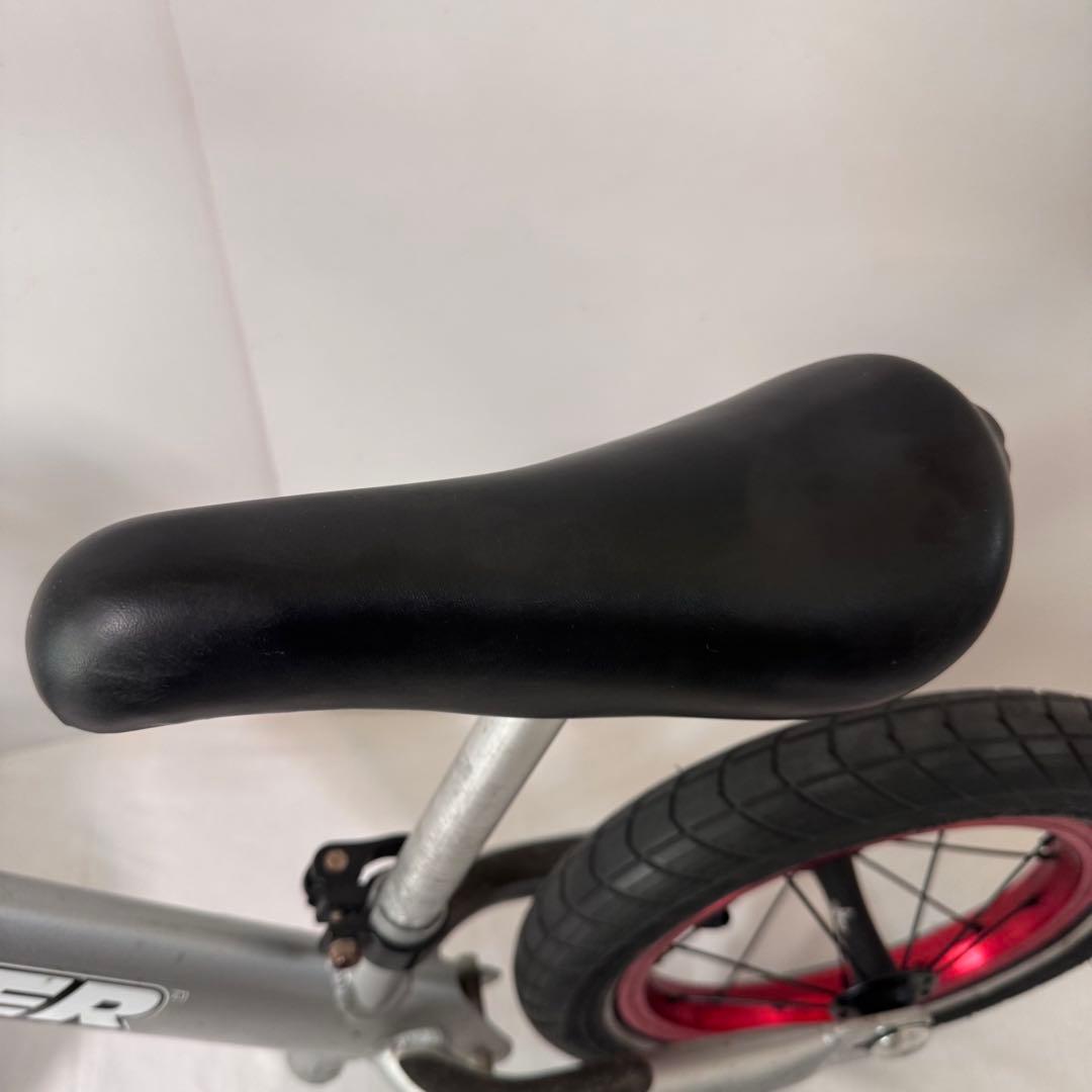 ストライダープロ　シルバー　カスタム　ランバイク　ゴムタイヤ付