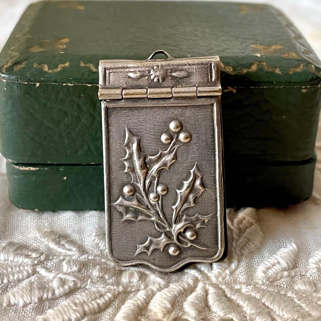 【レア】ドール用カルネドバル　ヒイラギモチーフ柊ミニチュア　フランスアンティーク