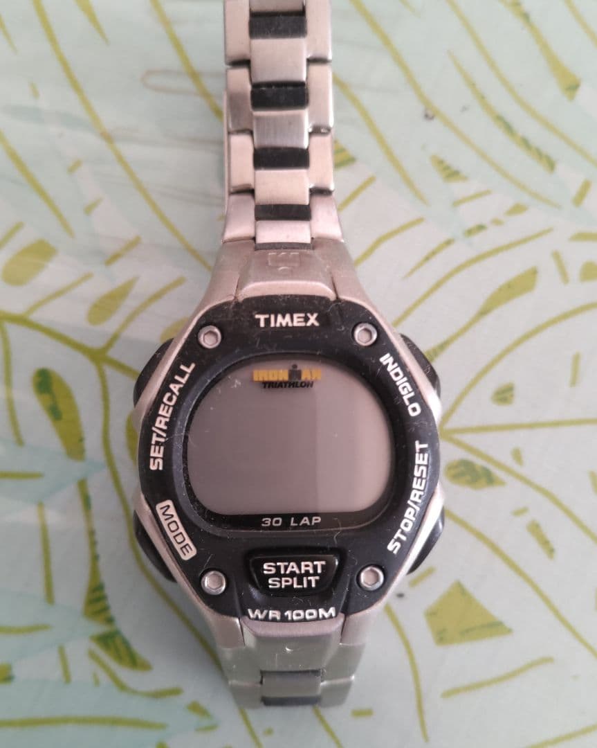 デジタル腕時計 多機能 スポーツスタイル