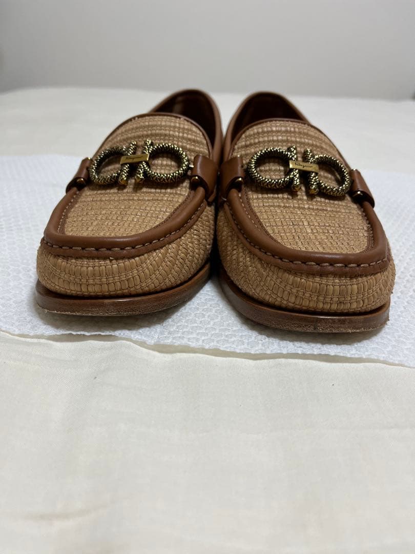 Salvatore Ferragamo ローファー 7 ベージュ　ガンチーニ
