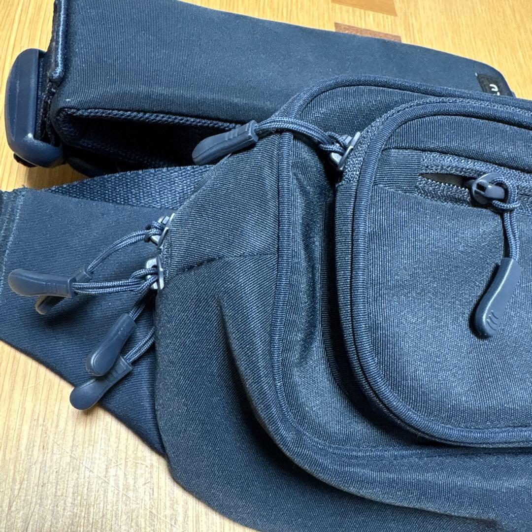 Pomulu ヒップシート ネイビー