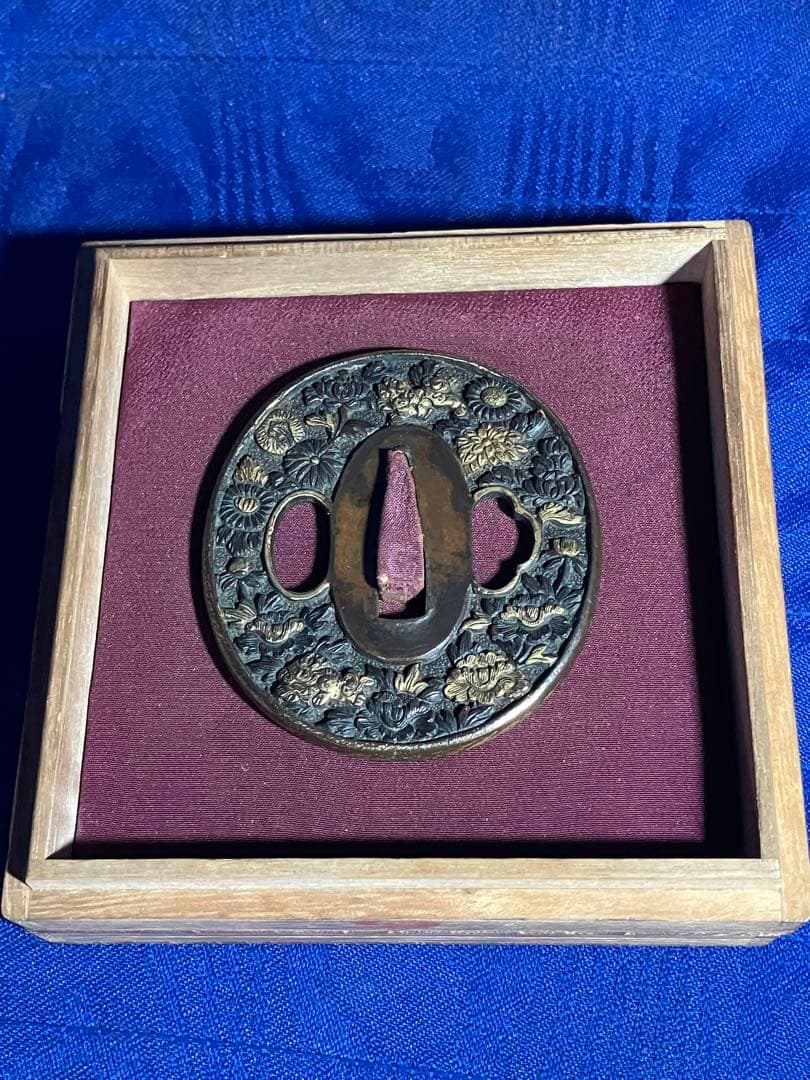 鍔　日本刀　金象嵌　獅子　牡丹　菊　銅鍔　時代物