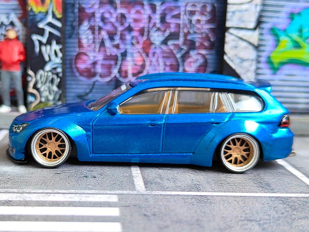 トミカ改造  M3 オーバーフェンダー 紫 深リム マッチボックス