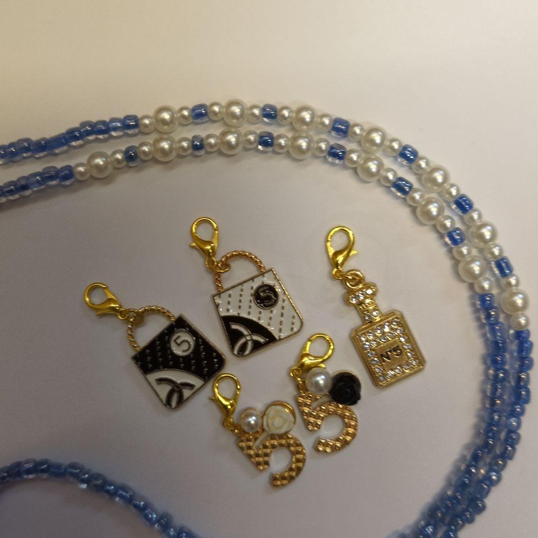 チャーム付き！クリアブルー！眼鏡チェーン、マスクストラップにも！