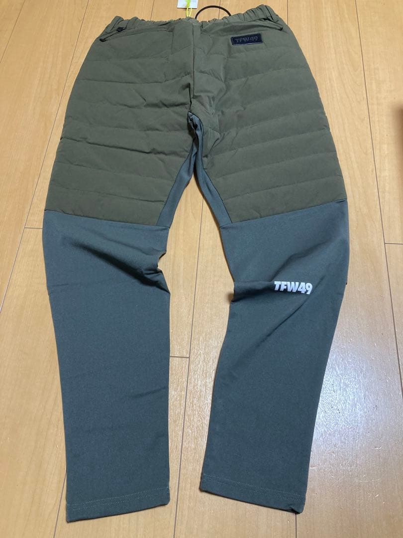 新品未使用　Mサイズ　TFW49 カーキ ゴルフ ダウンパンツ 防寒 冬