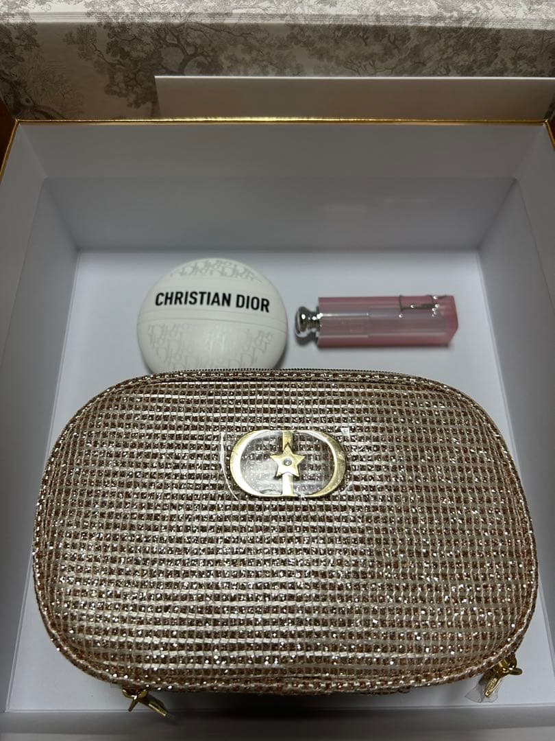 2025 クリスマスコフレ　ディオールビューティー＆ケアセットホリデー（限定品）