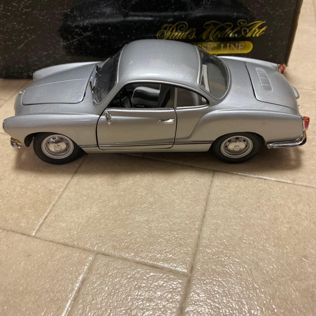 【お値下げ】ミニカー 1/24 フォルクスワーゲン カルマンギア