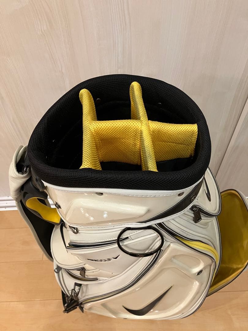 ナイキゴルフNike ツアーモデルキャディバッグ ホワイト中古