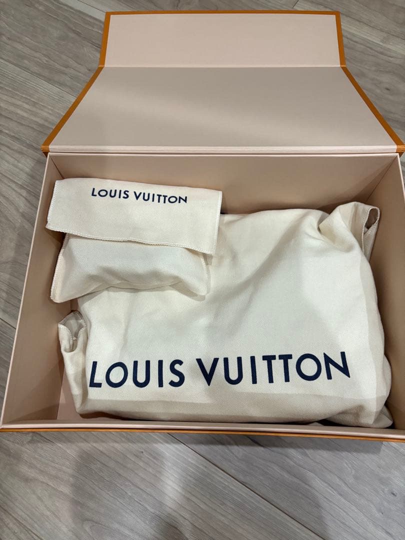 写真追加　ルイヴィトン　トリオメッセンジャー