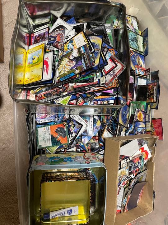 大量のカードまとめ売り