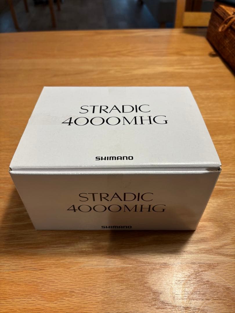 シマノ　19 ストラディック 4000MHG スピニングリール　新品未使用