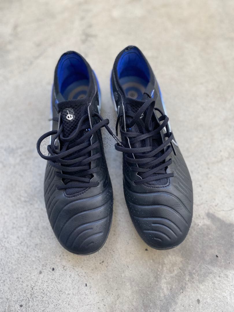 ナイキ　ティエンポ　レジェンド10 プロ　人工芝