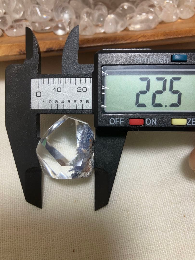 高品質　天然鉱物　デュモルチェライトインクォーツ　90ct