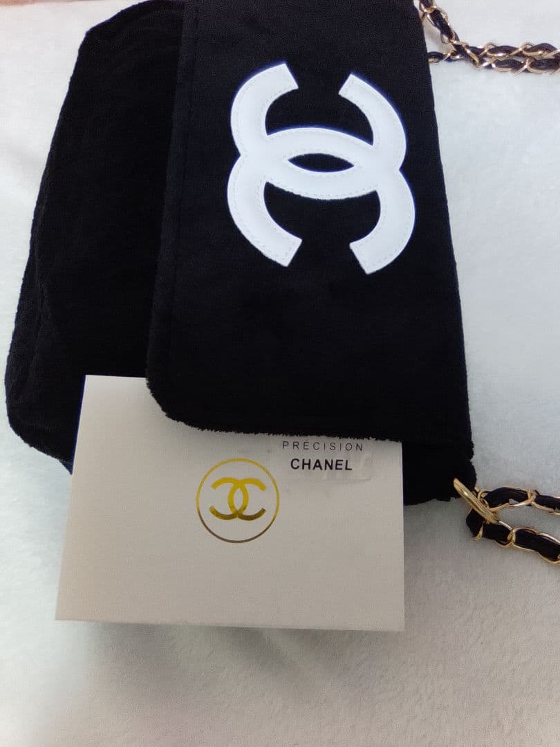 CHANEL ノベルティ ブラック ショルダーバッグ ホワイトロゴ付き