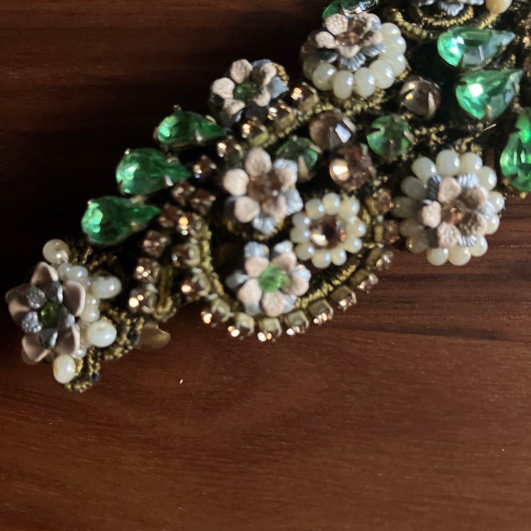 ミハエルネグリン　バレッタ　グリーン系