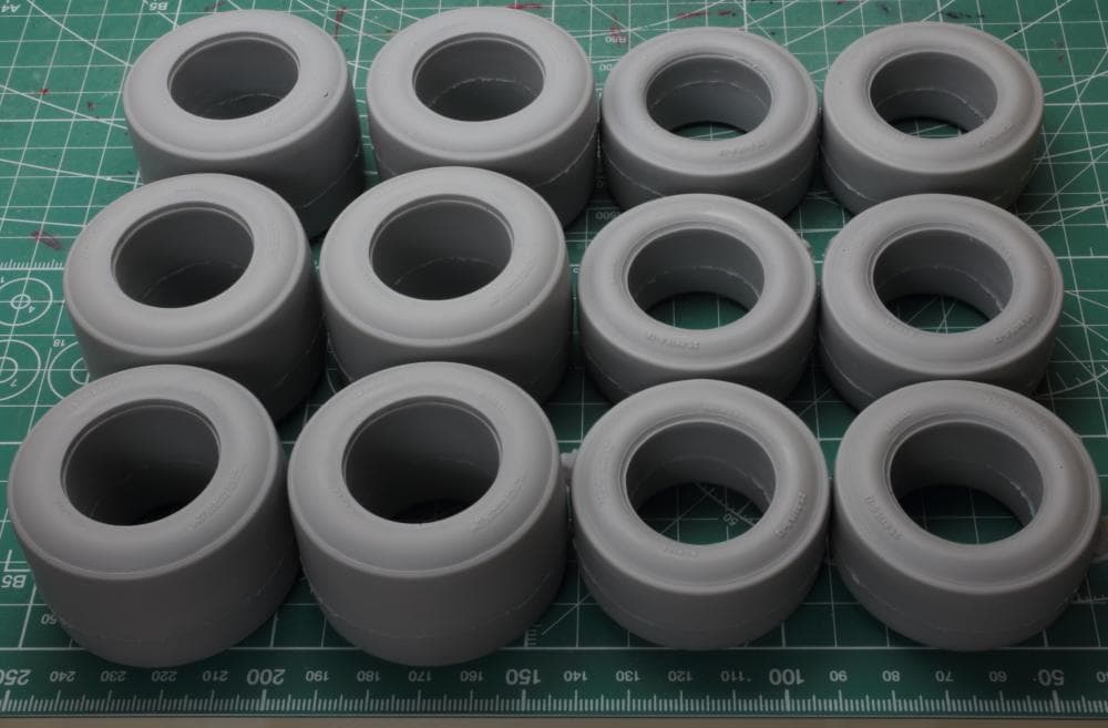 1/12 F1用タイヤ レジン製 ウイリアムズ、マクラーレン等(タミヤ）に３台分