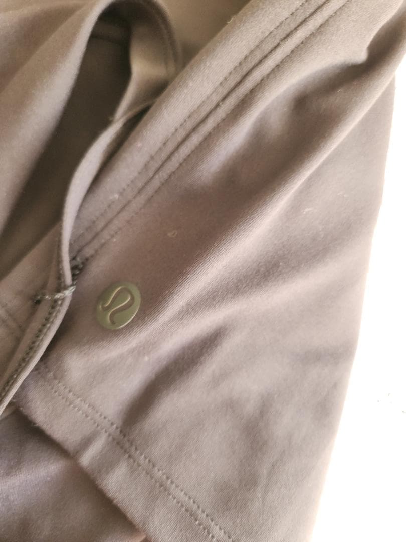 lululemon Nulu 長袖クロップラップ