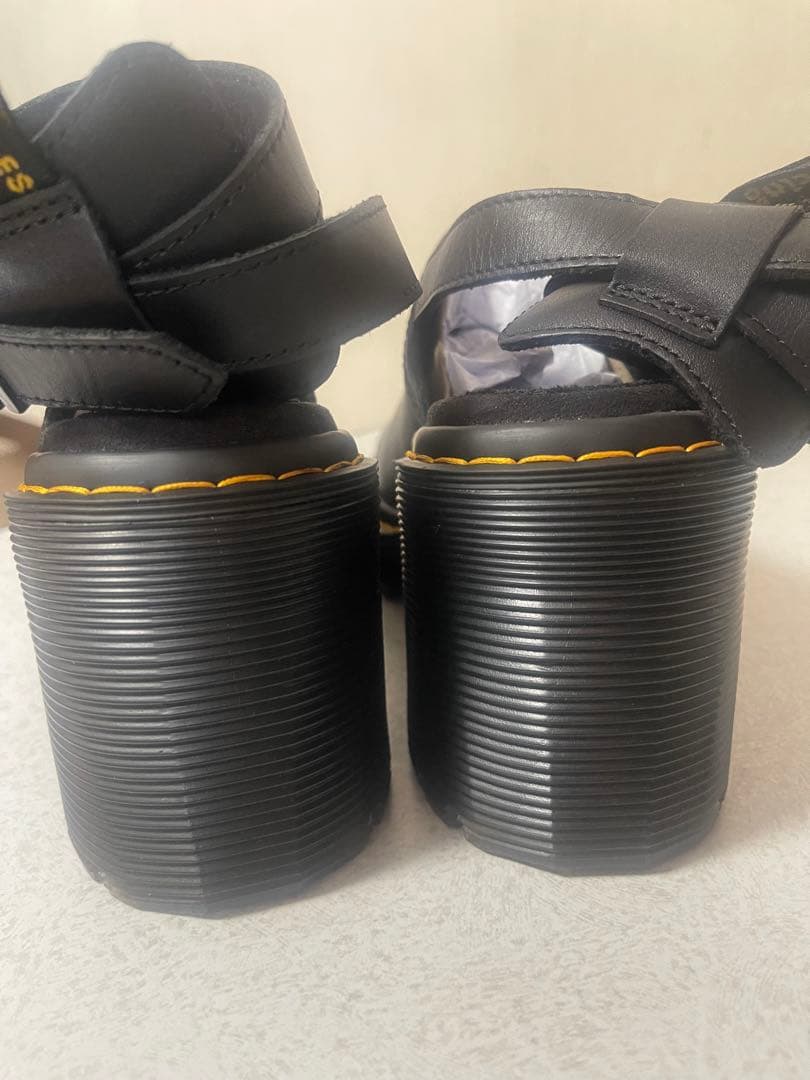 ゆ*え様 Dr. Martens ブラックサンダル 高ヒール